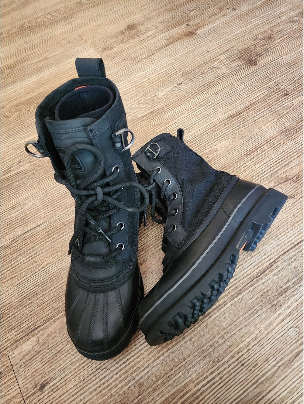 Size 8 Men,s Sorel Caribou Royal Black Waterproof Winter Boots with Rugged Sole